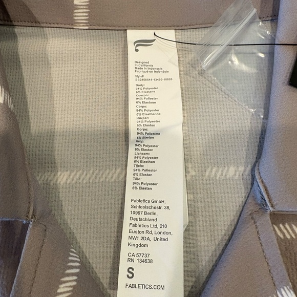 NWT Fabletics The Cabana Button Up Brutalist Khaki Tropi Check - Small - Picture 4 of 6